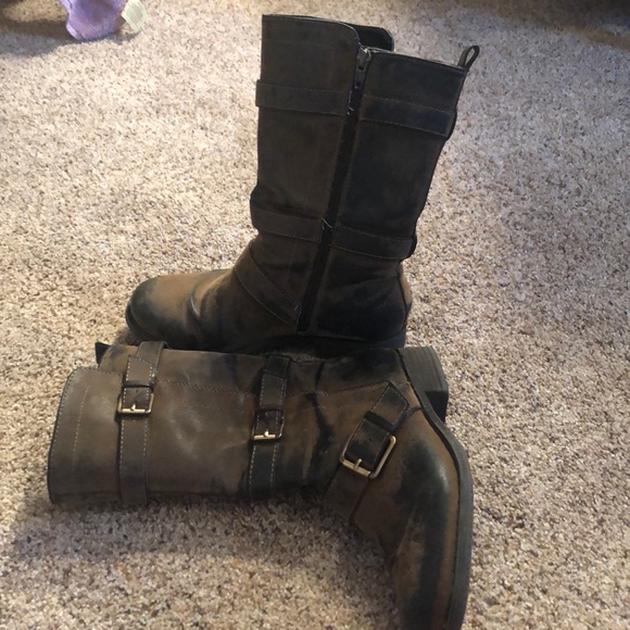 Worn boots - Picture 1 of 4